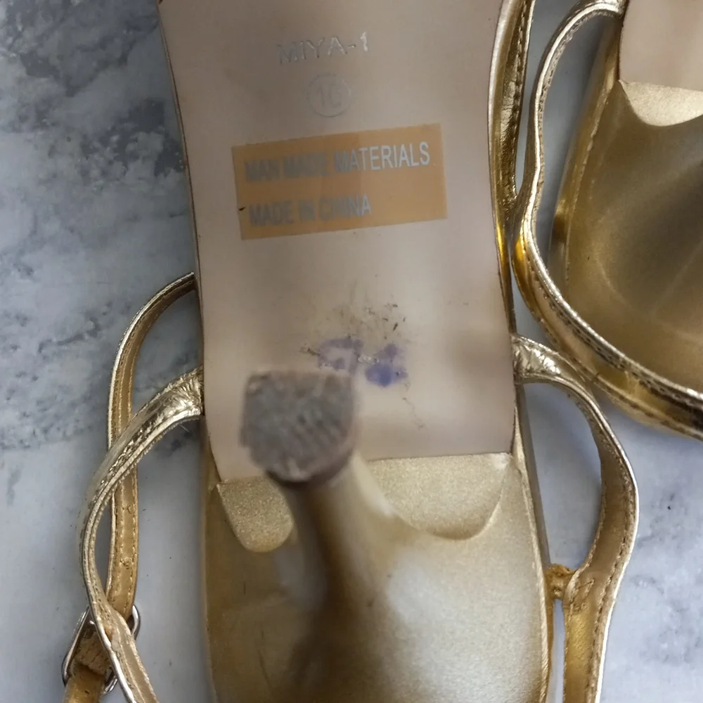 Heels - Picture 3 of 4
